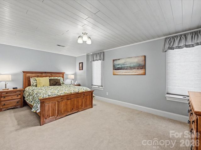 18801 River Falls Drive, Davidson, NC 28036