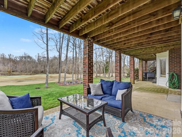 18801 River Falls Drive, Davidson, NC 28036