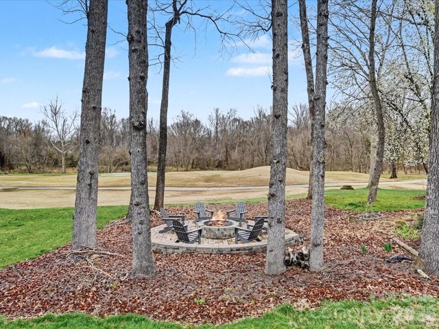 18801 River Falls Drive, Davidson, NC 28036