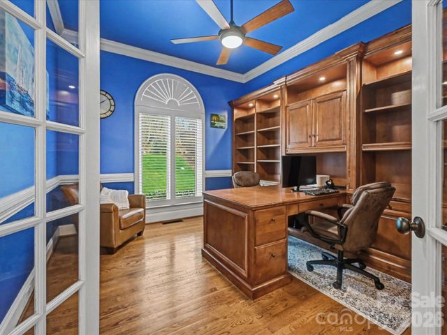 18801 River Falls Drive, Davidson, NC 28036