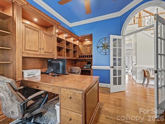 18801 River Falls Drive, Davidson, NC 28036