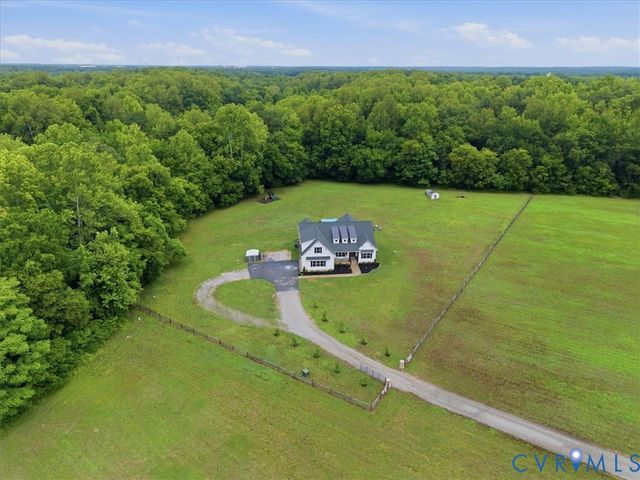 8085 Old Ridge Rd, Beaverdam, VA 23005