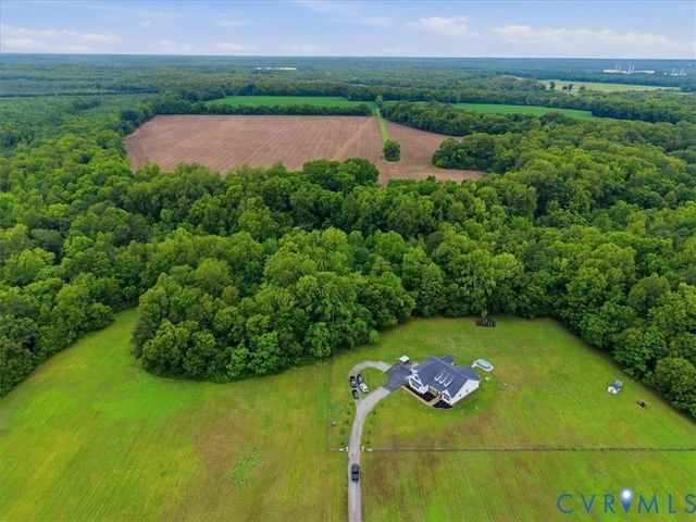 8085 Old Ridge Rd, Beaverdam, VA 23005