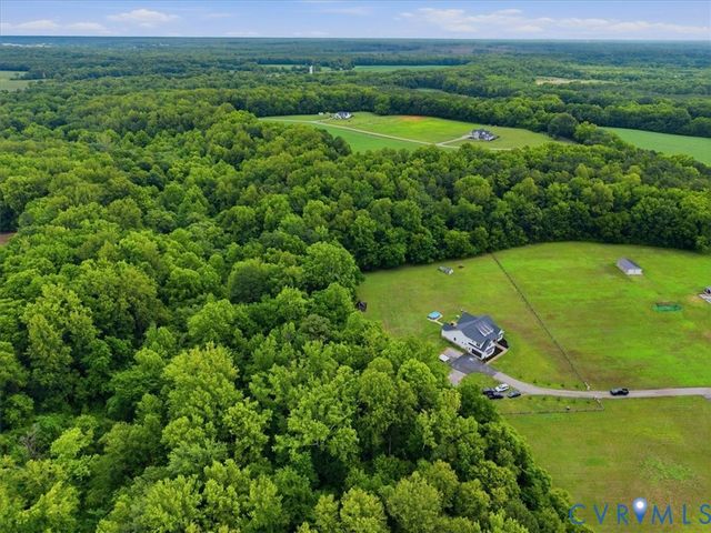 8085 Old Ridge Rd, Beaverdam, VA 23005