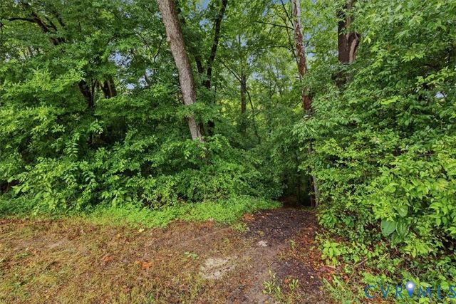 8085 Old Ridge Rd, Beaverdam, VA 23005