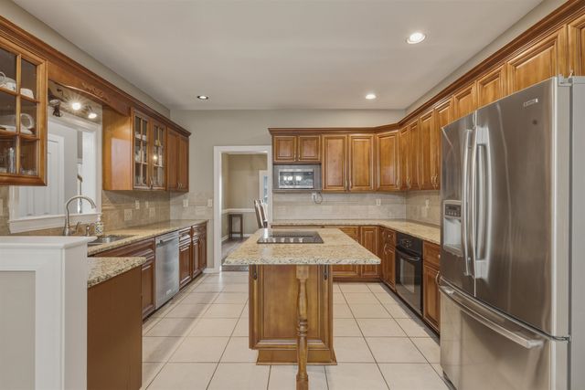 9533 DOGWOOD ESTATES DR, Germantown, TN 38139