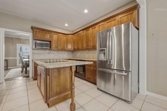 9533 DOGWOOD ESTATES DR, Germantown, TN 38139
