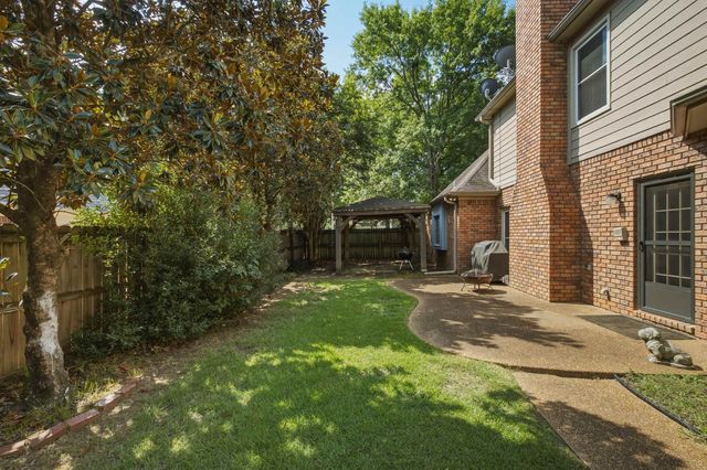 9533 DOGWOOD ESTATES DR, Germantown, TN 38139
