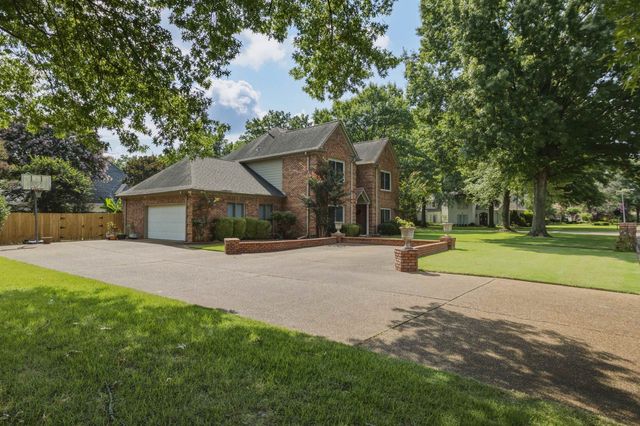 9533 DOGWOOD ESTATES DR, Germantown, TN 38139