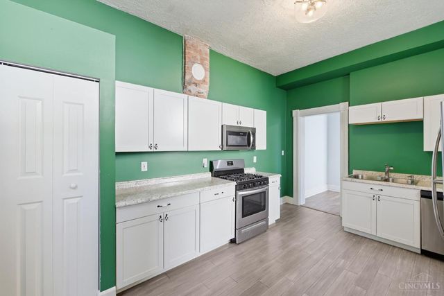 802 Delhi Avenue, Cincinnati, OH 45204