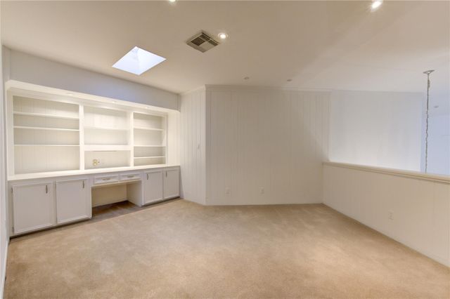 2524 Nantucket Drive B, Houston, TX 77057
