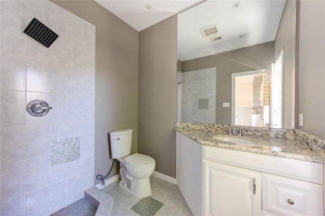 2524 Nantucket Drive B, Houston, TX 77057