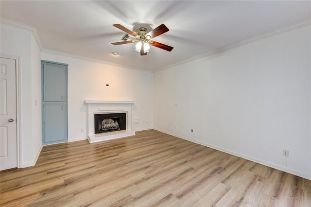 2524 Nantucket Drive B, Houston, TX 77057