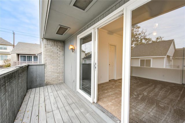 2524 Nantucket Drive B, Houston, TX 77057