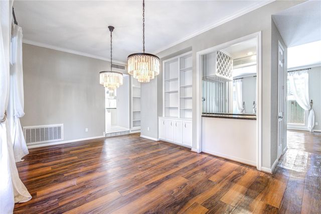 2524 Nantucket Drive B, Houston, TX 77057