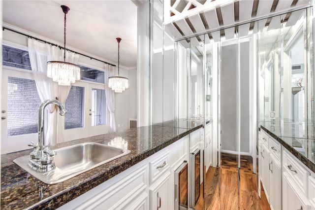 2524 Nantucket Drive B, Houston, TX 77057