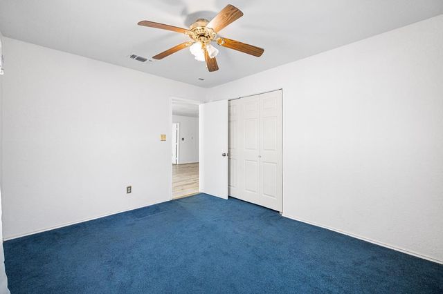 400 Blue Quail Dr, Lytle, TX 78052