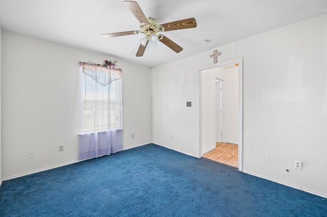 400 Blue Quail Dr, Lytle, TX 78052