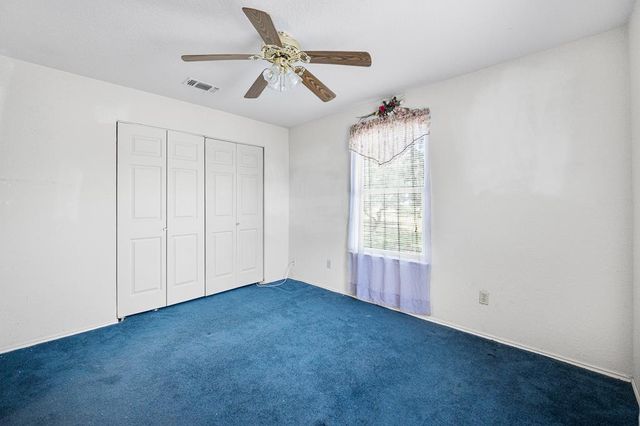 400 Blue Quail Dr, Lytle, TX 78052