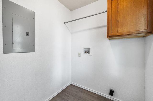 400 Blue Quail Dr, Lytle, TX 78052