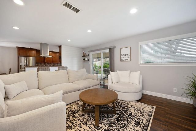 6806 Lakewood Way, Orangevale, CA 95662