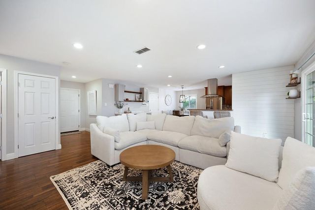 6806 Lakewood Way, Orangevale, CA 95662