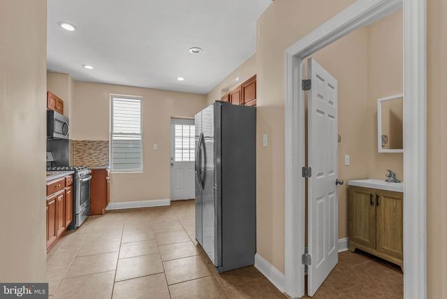 1567 E MONTGOMERY AVE, Philadelphia, PA 19125