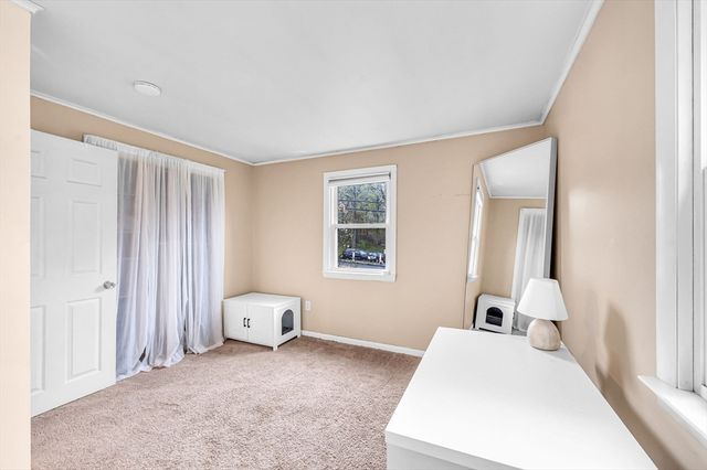 62 Ludlow Rd, South Hadley, MA 01075