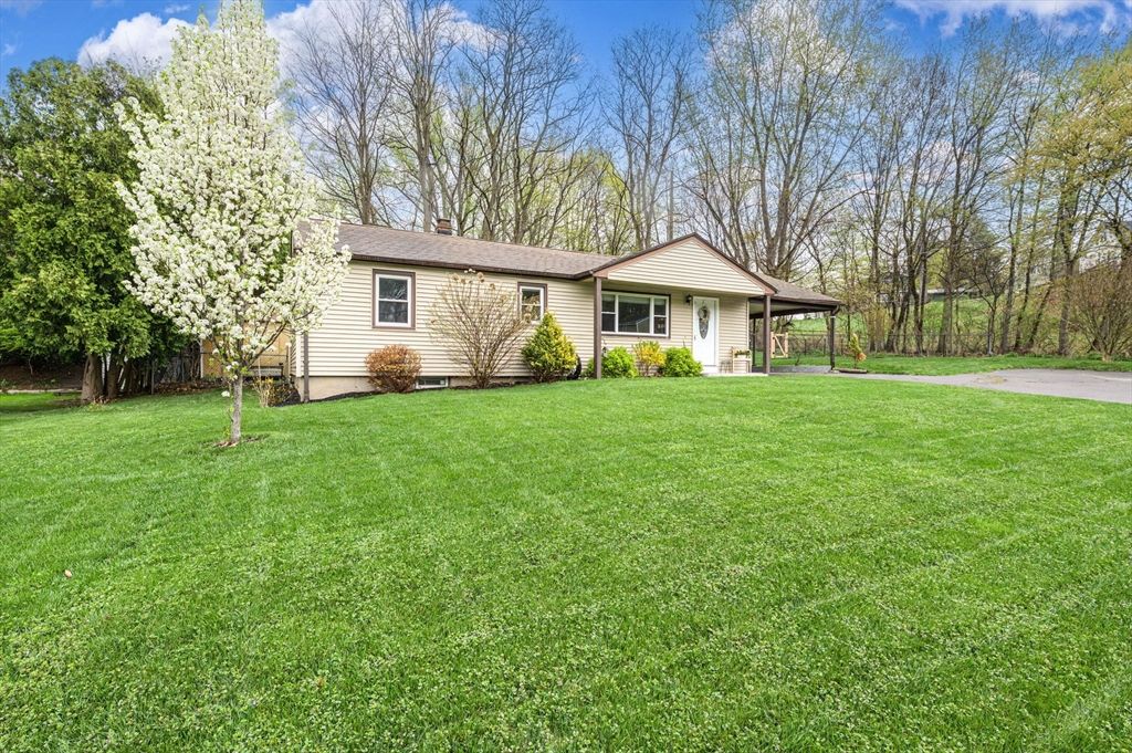 62 Ludlow Rd, South Hadley, MA 01075