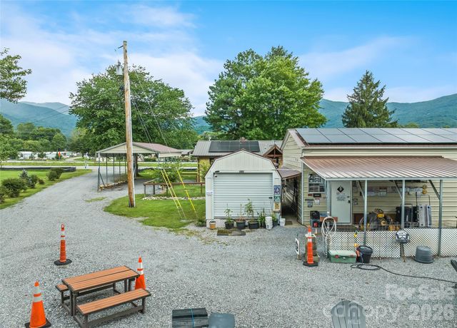 2906 Jonathan Creek Road, Waynesville, NC 28785