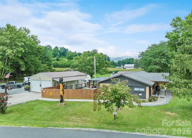 2906 Jonathan Creek Road, Waynesville, NC 28785