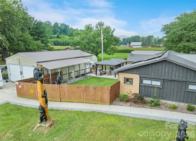 2906 Jonathan Creek Road, Waynesville, NC 28785