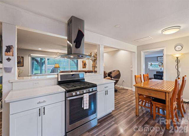 2906 Jonathan Creek Road, Waynesville, NC 28785