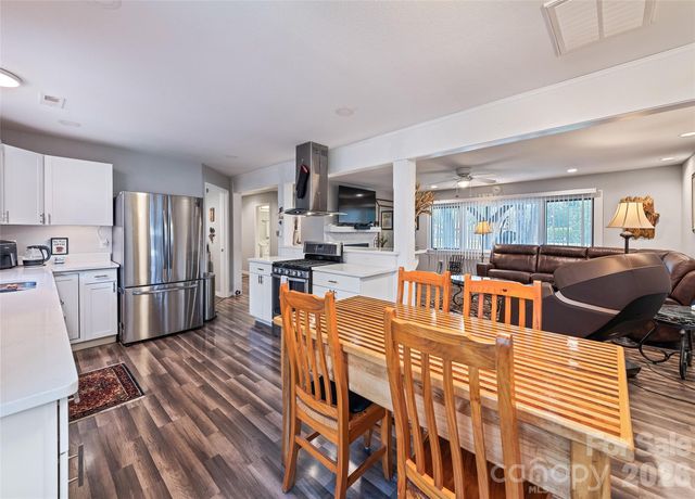 2906 Jonathan Creek Road, Waynesville, NC 28785