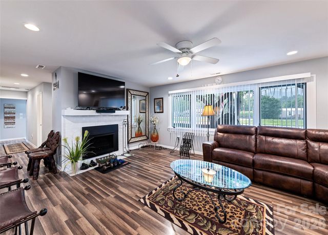 2906 Jonathan Creek Road, Waynesville, NC 28785