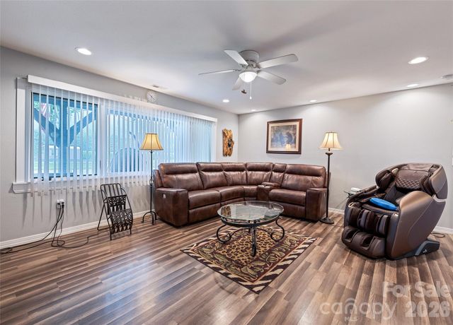 2906 Jonathan Creek Road, Waynesville, NC 28785