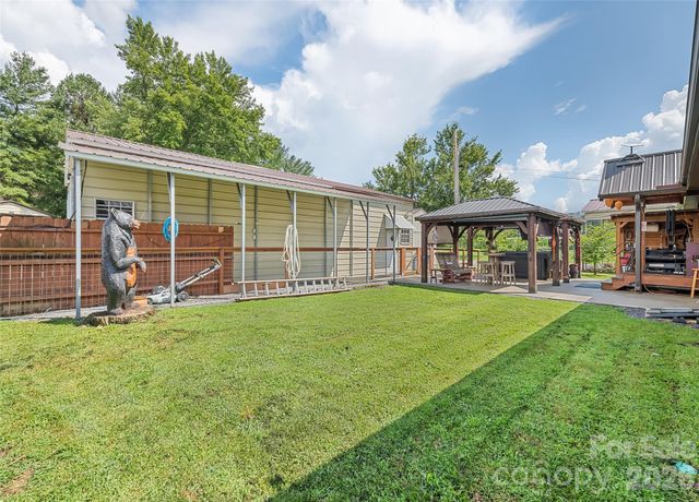 2906 Jonathan Creek Road, Waynesville, NC 28785