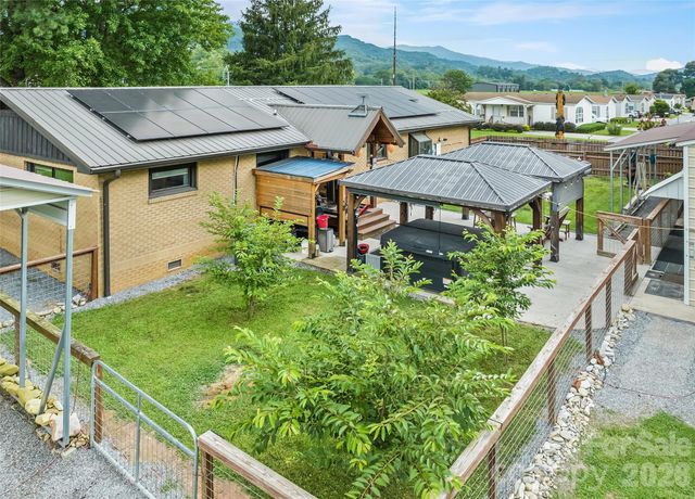 2906 Jonathan Creek Road, Waynesville, NC 28785