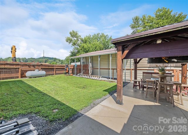 2906 Jonathan Creek Road, Waynesville, NC 28785