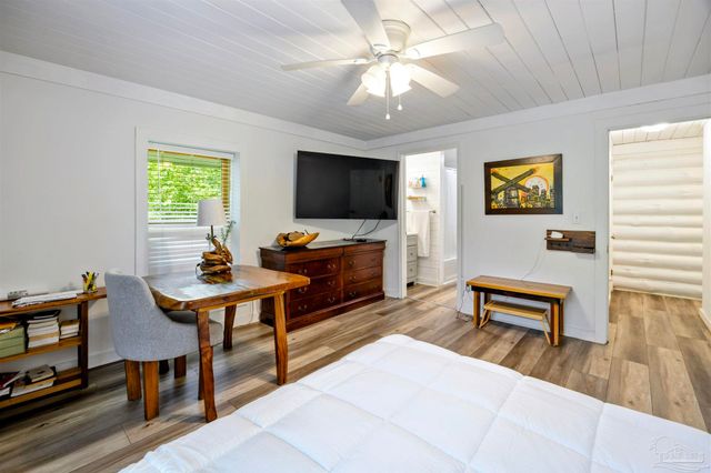 2221 Club House Dr, Lillian, AL 36549