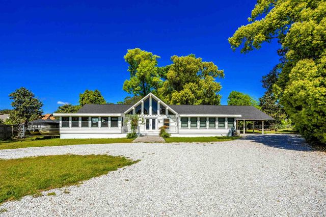 2221 Club House Dr, Lillian, AL 36549