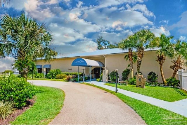 2221 Club House Dr, Lillian, AL 36549