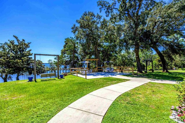 2221 Club House Dr, Lillian, AL 36549