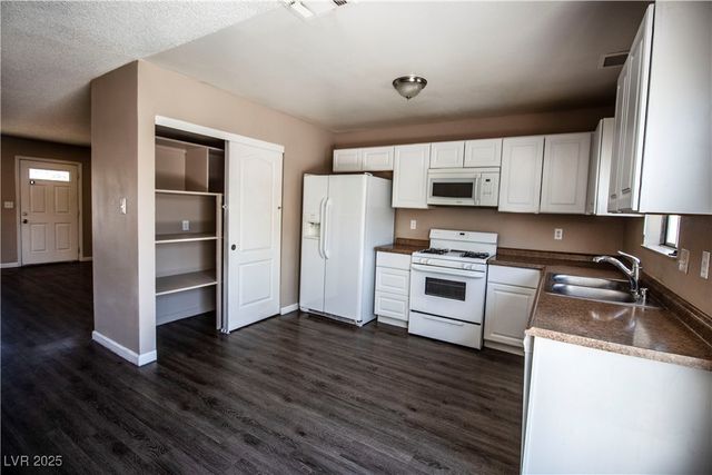 2501 Indian Sage Way, Las Vegas, NV 89108