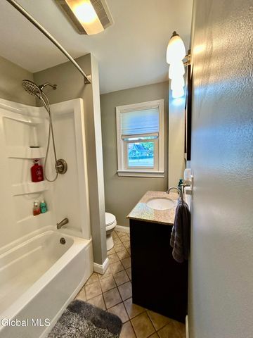 3202 Delmar Avenue, Rotterdam, NY 12306