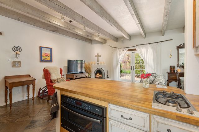 985 Agua Fria 101, Santa Fe, NM 87501
