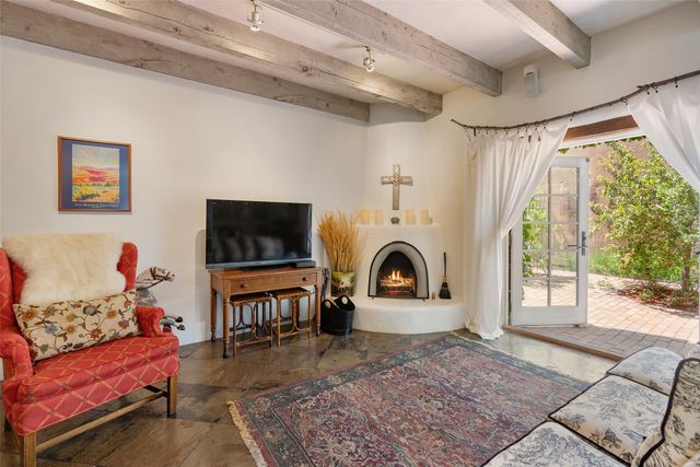 985 Agua Fria 101, Santa Fe, NM 87501