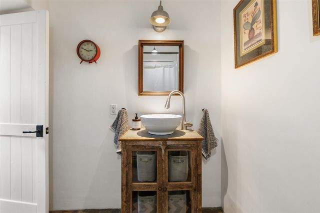 985 Agua Fria 101, Santa Fe, NM 87501
