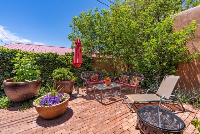 985 Agua Fria 101, Santa Fe, NM 87501