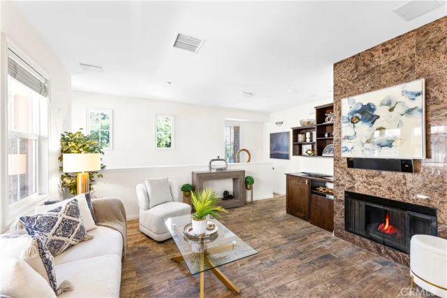 118 Coral Rose, Irvine, CA 92603